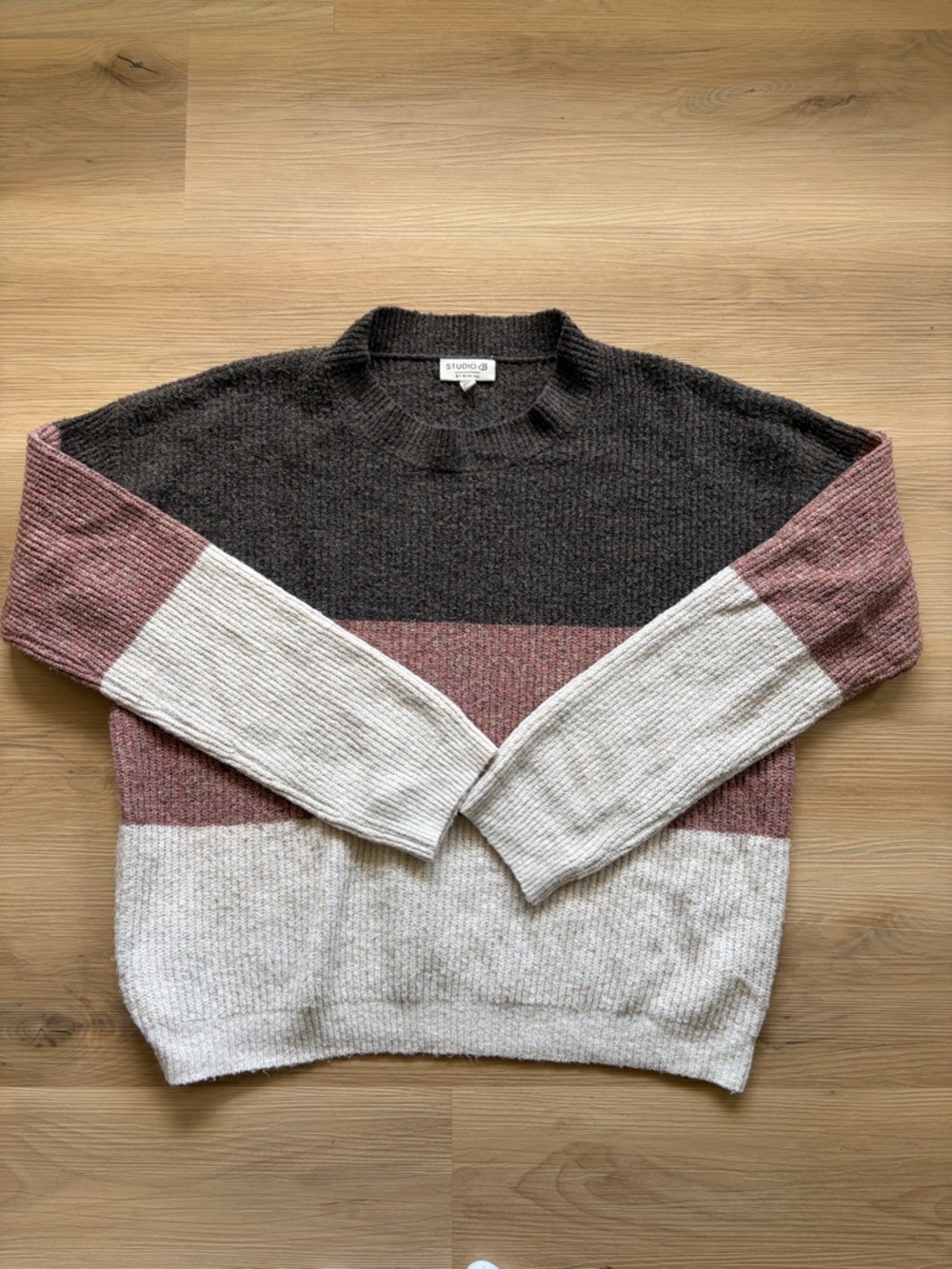 Studio B - Women's Colorblock Crewneck Sweater - XL
